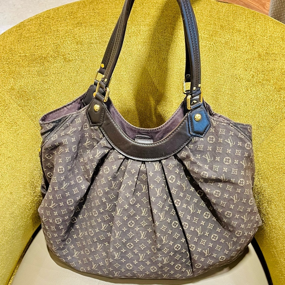 LOUIS VUITTON Fantaisie Monogram Idylle Canvas Fusian XL Hobo Bag - Picture 2 of 9